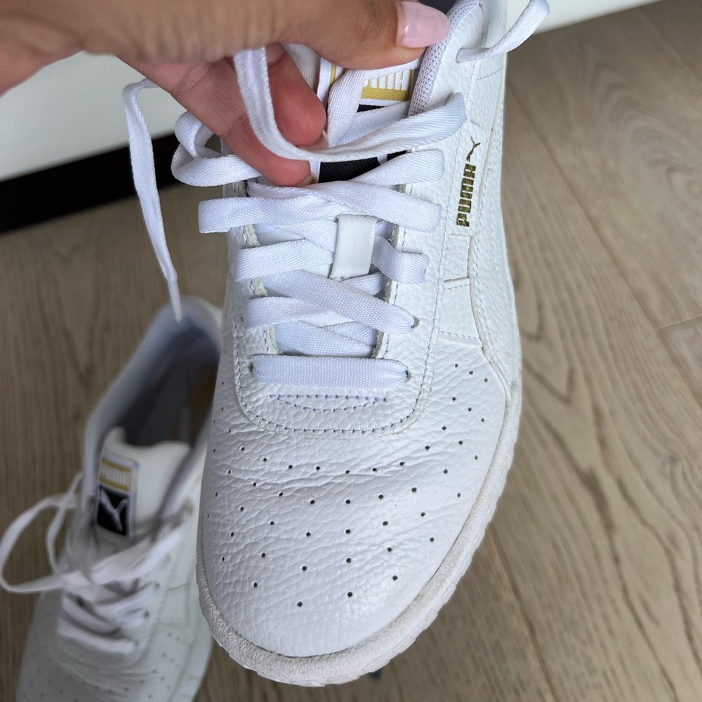 Like new. Worn once. Platform Puma sneakers.